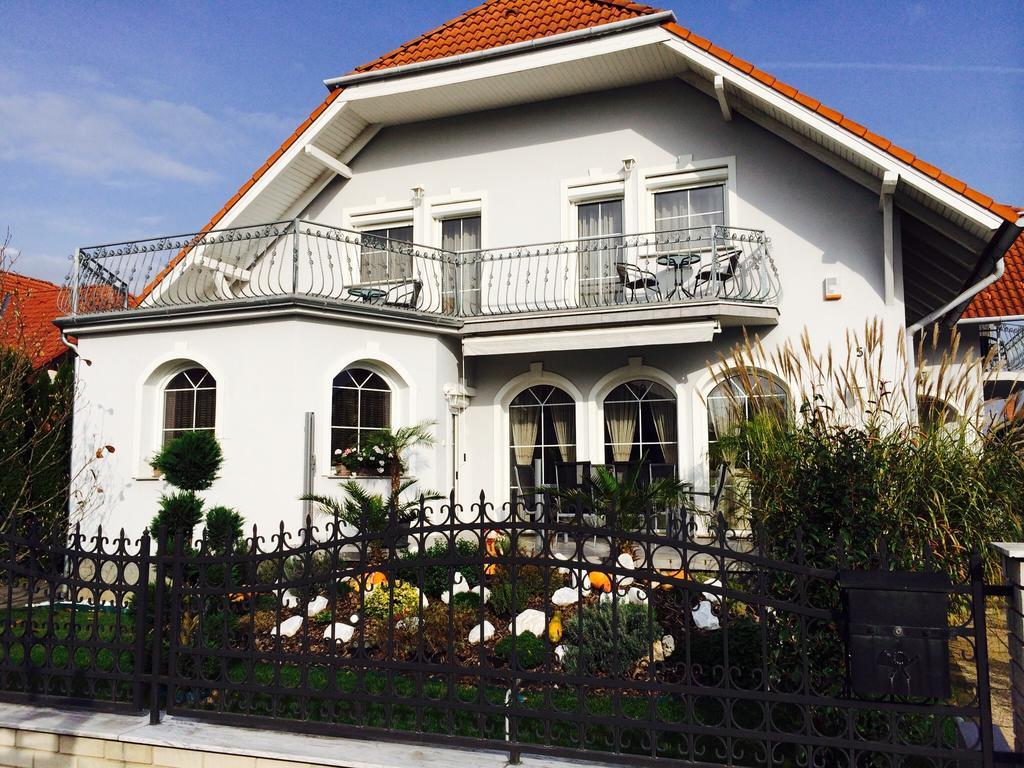 Judit Vendeghaz Buk Exterior photo