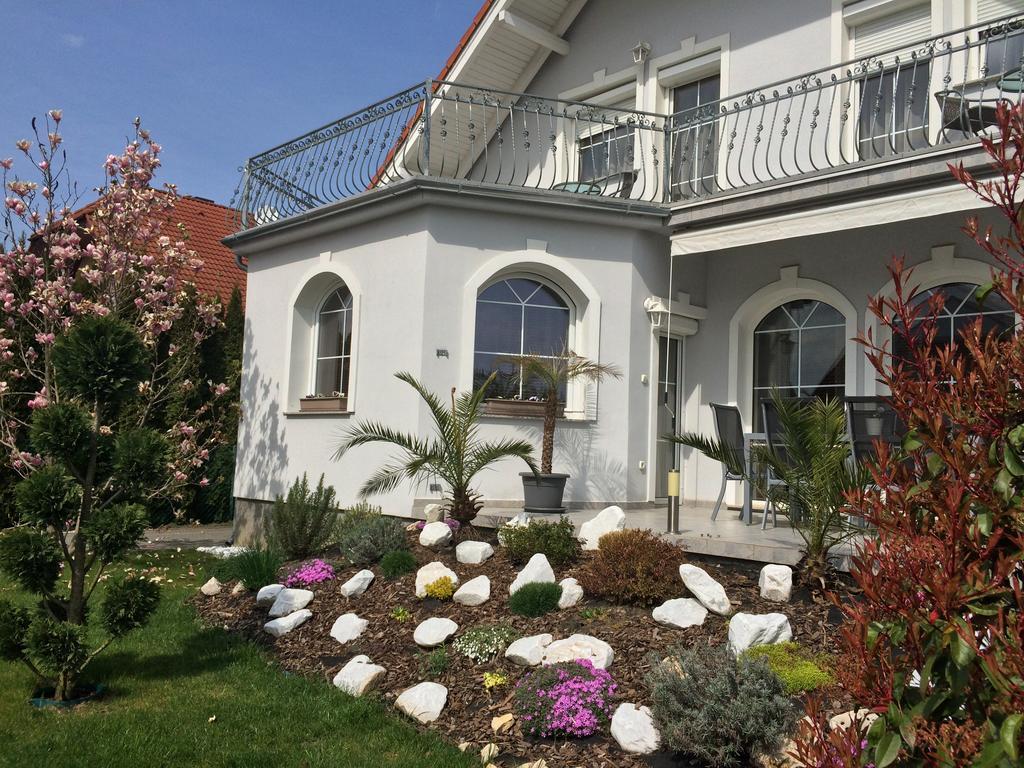 Judit Vendeghaz Buk Exterior photo